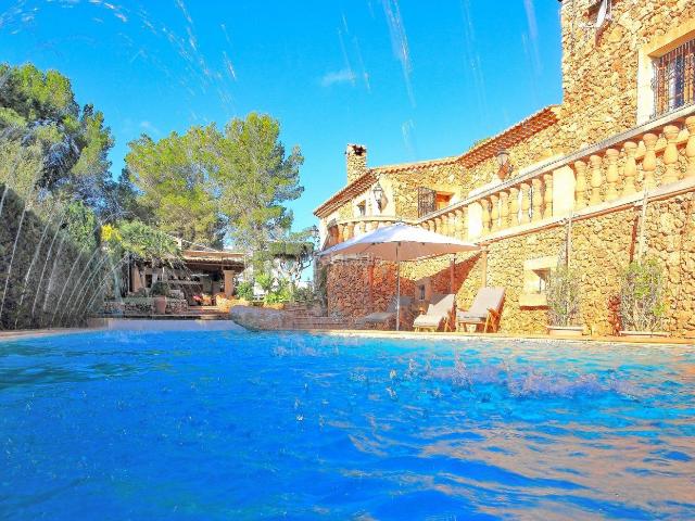 Chalet en venta en Baleares Son Servera, Costa dels Pins. Fantástico chalet ubicado en una zona espectacular con piscina, garaje y licencia vacacional. Chalets Son.