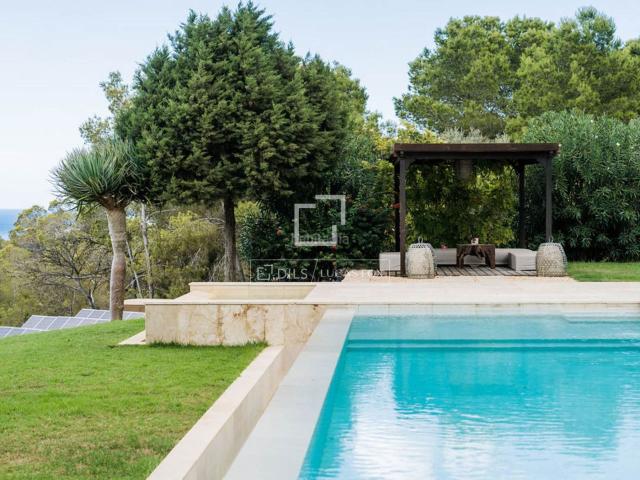 Chalet en venta en Baleares Sant Antoni de Portmany. Casa villa en excelentes condiciones de 5 dormitorios en venta en San José. Chalets Sant Antoni de.