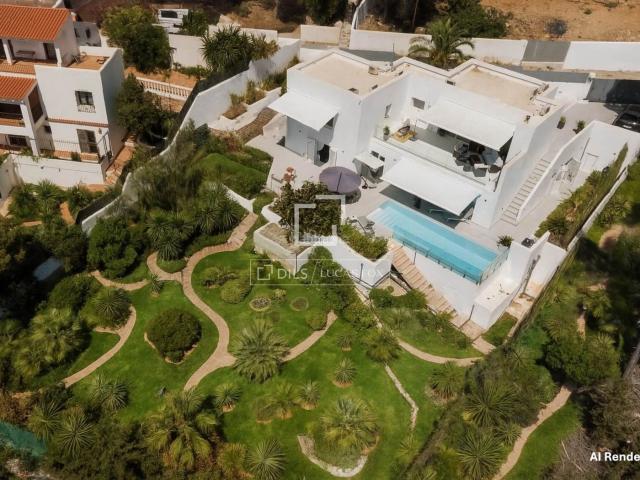 Chalet en venta en Baleares Sant Antoni de Portmany. Moderna Villa de 4 Dormitorios con Vistas Panorámicas al Mar y Puestas de Sol Cala Salada, Ibiza. Chalets Sant Antoni de.