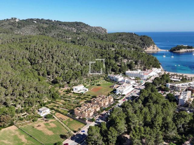 Chalet en venta en Baleares Sant Joan de Labritja. Excelente villa de obra nueva de 288 m con tres dormitorios en venta en Port Sant Miquel, Ibiza. Chalets Sant Joan de.