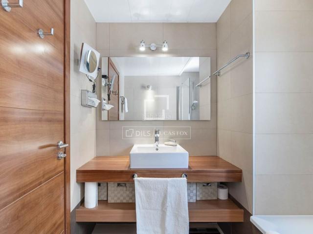 Chalet en venta en Baleares Sant Josep de sa Talaia, Cala Vedella Cala Tarida. Preciosa casa de 3 habitaciones, 2 baños y jardín situada a 5 minutos de Cala Tarida. Chalets Sant Josep de sa.