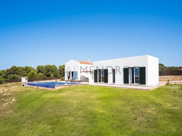 Chalet en venta en Baleares Sant Lluís, Binibèquer. Chalet de reciente construcción con vistas al mar en Torret de Baix. Chalets Sant.