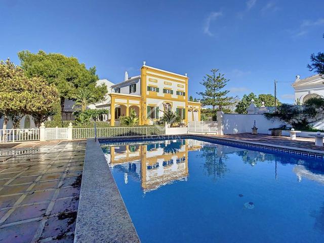 Chalet en venta en Baleares Sant Lluís, Sant Lluís S´Ullestrar Torret. Estupenda casa de estilo señorial de 6 dormitorios en venta en Sant Lluís, Menorca. Chalets Sant.