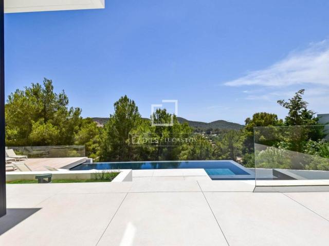 Chalet en venta en Baleares Santa Eulària, Can Furnet. Elegante y amplia casa en venta en Can Furnet, Ibiza. Chalets Santa.