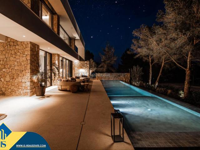 Chalet en venta en Baleares Santa Eulària, Can Furnet. Villa en construcción, Islas Baleares, Ibiza. 5 habitaciones 510 m² 3 kilómetros al mar. Chalets Santa.
