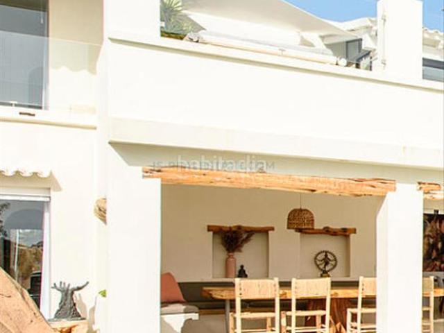 Chalet en venta en Baleares Santa Eulària, Cap Martinet. Villa con piscina, Islas Baleares, Ibiza. 15 habitaciones 850 m² 1 kilómetro al mar. Chalets Santa.