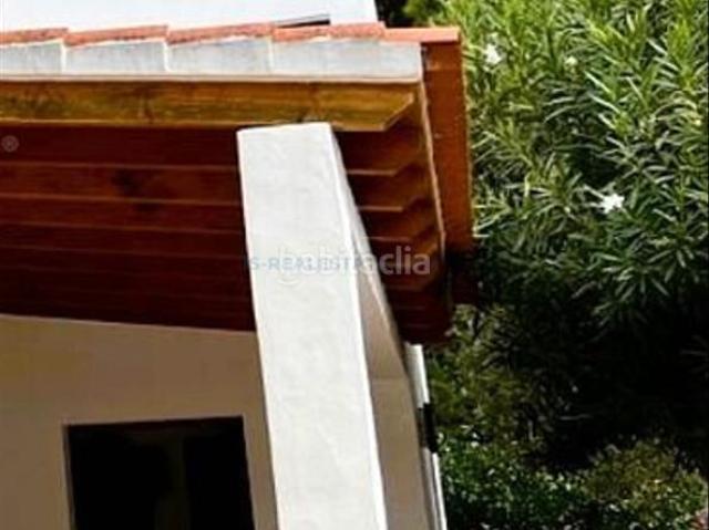 Chalet en venta en Baleares Santa Eulària, Sant Carles. Villa con terraza, Islas Baleares, Ibiza. 4 habitaciones 210 m² 700 metros al mar. Chalets Santa.