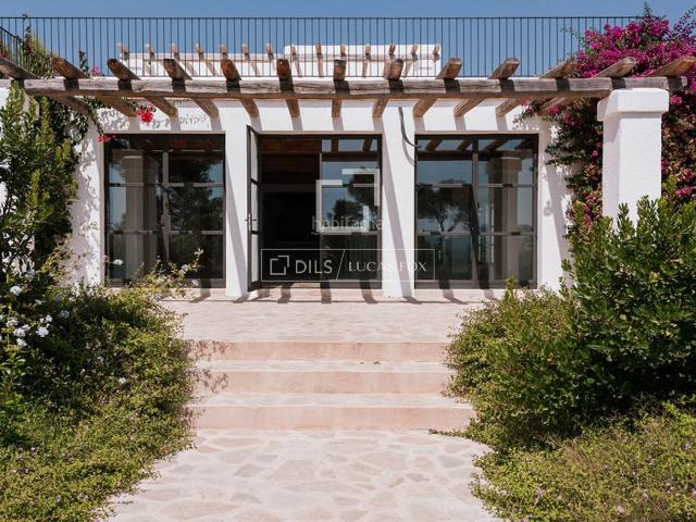 Chalet en venta en Baleares Santa Eulària, Santa Gertrudis. Casa villa Excelentes de 6 dormitorios con 21m terraza en venta en Santa Eulalia. Chalets Santa.