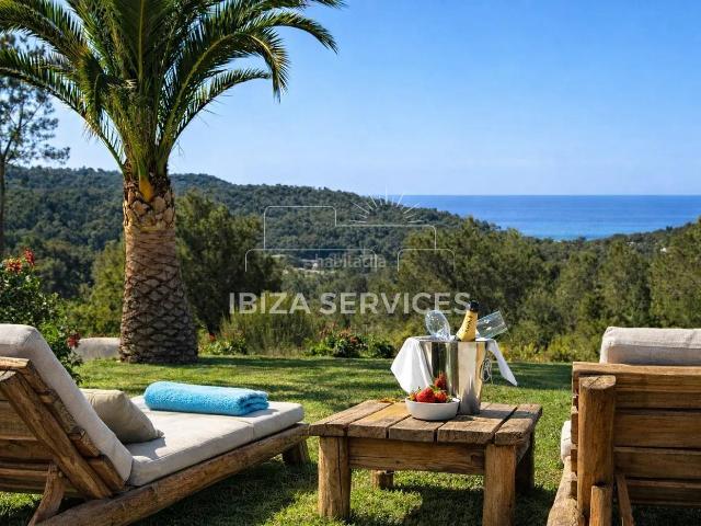 Chalet en venta en Baleares Santa Eulària, Santa Gertrudis. Hotel Rural Exclusivo en Venta en Ibiza con Vistas al Mar y Licencia Turística. Chalets Santa.