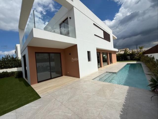 Chalet en venta en Baleares Santa Eulària, Santa Gertrudis. Villa a estrenar en el precioso pueblo de Santa Gertrudis. Chalets Santa.