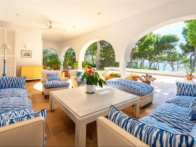 Chalet en venta en Baleares Santanyí, Cala d´Or. Magnifica villa en primera línea con acceso al mar en Porto Petro. Chalets.