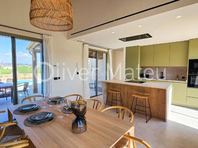 Chalet en venta en Baleares Sineu. CHALET UNIFAMILIAR CON JARDÍN, PISCINA Y GARAJE. Chalets.