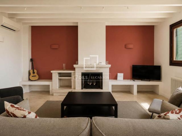 Chalet en venta en Baleares Palma de Mallorca, Es Jonquet. Casa con Licencia ETV Permanente en Santa Catalina y Terraza Panorámica sobre la Bahía de Palma. Chalets Palma de.