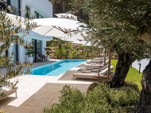 Chalet en venta en Baleares Palma de Mallorca, Son Vida. Villa exclusiva en Son Vida con vistas al golf, diseño contemporáneo y esencia mediterránea. Chalets Palma de.