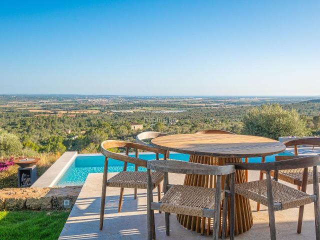 Chalet en venta en Baleares Palma de Mallorca, Puntiró. Exclusiva villa de lujo en Puntiró la esencia del Mediterráneo reinterpretada con elegancia contemporánea. Chalets Palma de.