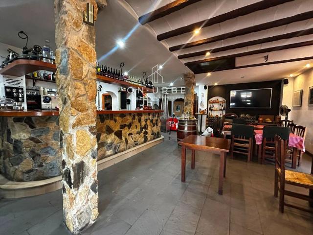 Chalet en venta en Barcelona, Sarrià. Exclusivo chalet en venta en la prestigiosa zona de SarriàSant Gervasi!. Chalets.
