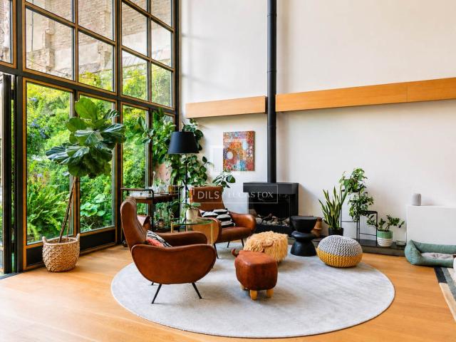 Chalet en venta en Barcelona, Vila de Gràcia. Oasis en el corazón de Gracia preciosa casa de alto standing con jardin, piscina, terrazas y ascensor. Chalets.