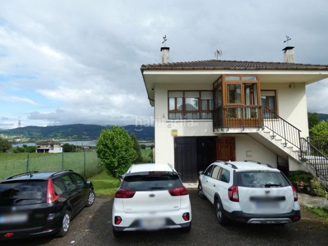 Chalet en venta en Bárcena de Cicero. Chalet individual con 1.000 m2 terreno proximo a Laredo. Chalets Bárcena de.