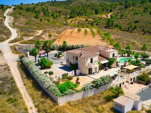 Chalet en venta en Barbarroja, Alicante