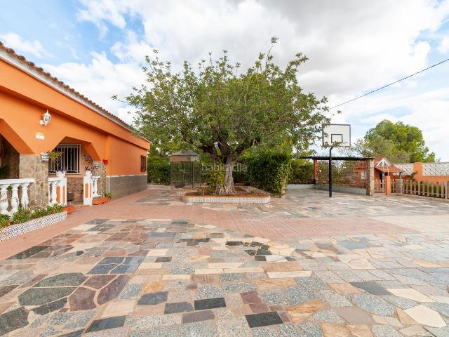Chalet en venta en Bétera, La Conarda Montesano. VENTA DE MAGNIFICO CHALET INDEPENDIENTE EN ZONA TRANQUILA A 8 MINUTOS DE LA POBLA DE VALLBONA. Chalets.