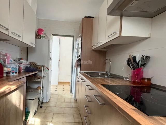 Chalet en venta en Bétera, Los Pinares La Masia. Propiedad con dos viviendas independientes y gran potencial en Bétera. Chalets.