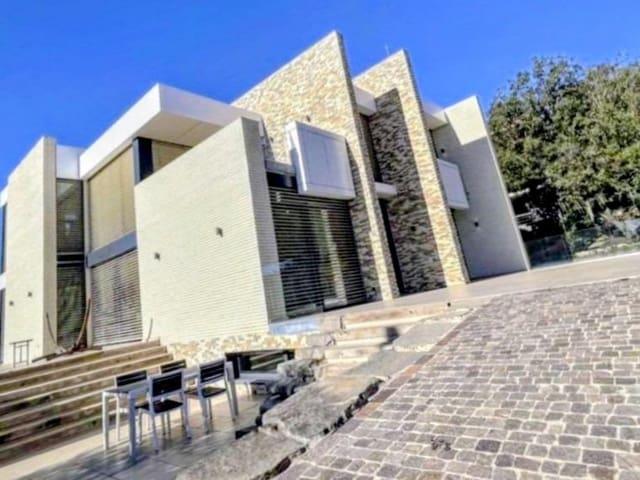 Chalet en venta en Begues, Barcelona