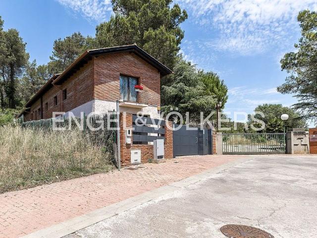 Chalet en venta en Begues, de 124 m² 3 habitaciones por 698.000