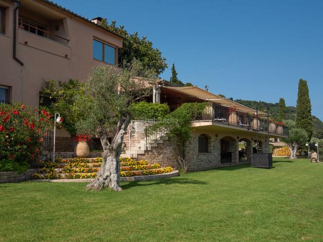 Chalet en venta en Begur, Fornells Aiguablava Costa Brava. MAGNÍFICA PROPIEDAD EN VENTA EN AIGUABLAVA CON VISTAS AL MAR Y PISCINA. Chalets.