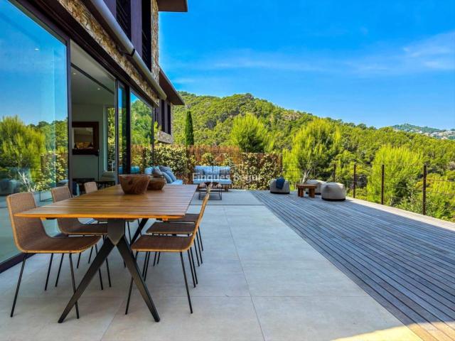 Chalet en venta en Begur, Sa Riera Sa Fontansa Costa Brava. Begur, Exclusiva villa con espectaculares vistas al mar y piscina. Chalets.