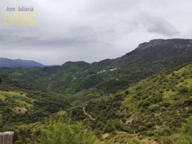 Chalet en venta en Benadalid