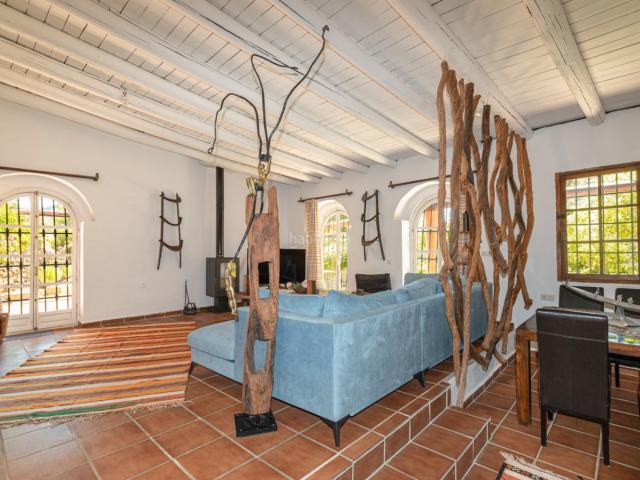 Chalet en venta en Benahavís, Benahavís pueblo. Increible Villa Rústica en Venta en Benahavis. Chalets.