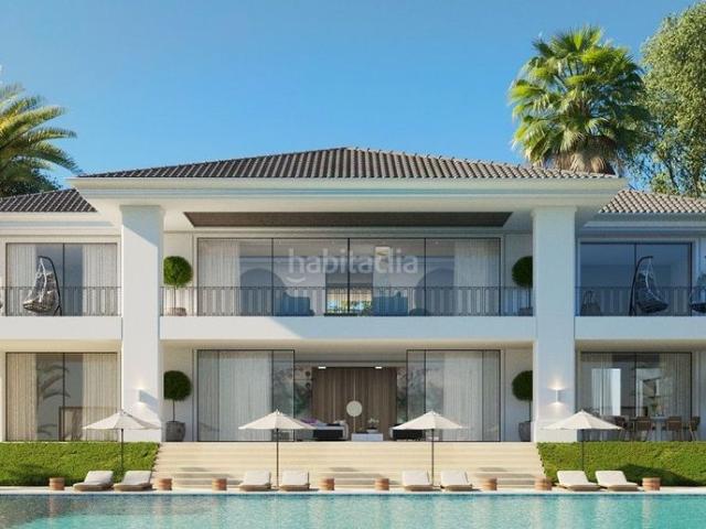 Chalet en venta en Benahavís, La Alquería. Villa lujosa con vista Panoramica del campo de Golf La Alqueria. Chalets.
