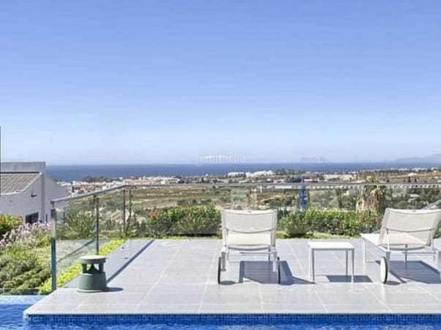 Chalet en venta en Benahavís, Los Flamingos. Chalets.