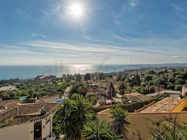 Chalet en venta en Benalmádena