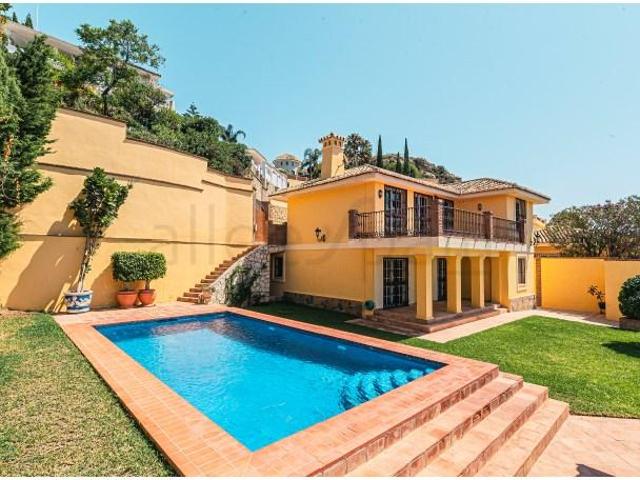 Chalet en venta en Benalmádena