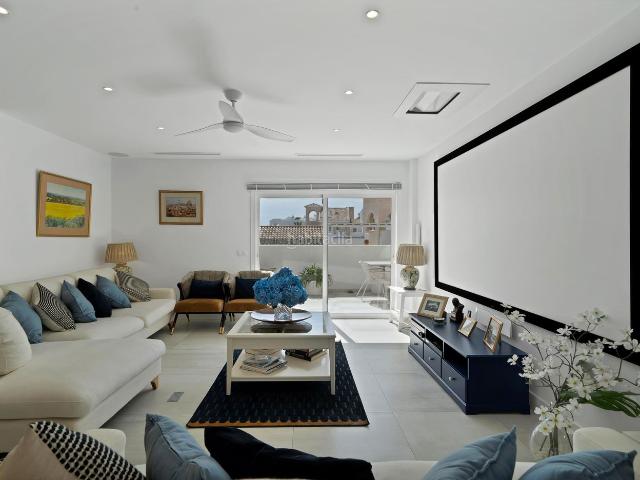 Chalet en venta en Benalmádena, Casablanca La Viñuela. Porqué bajar tus expectativas si aquí lo tienes todo?. Chalets.