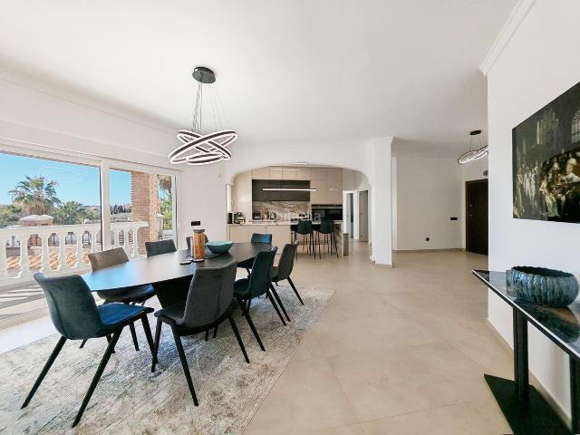 Chalet en venta en Benalmádena, Arroyo de la Miel. Villa Aislada de 9 dormitorios en Benalmadena. Chalets.
