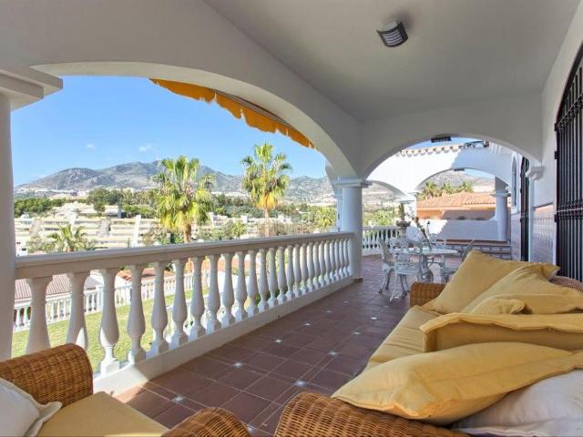 Chalet en venta en Benalmádena, Hacienda Torrequebrada. Chalet en venta en Torrequebrada, 4 dormitorios. Chalets.