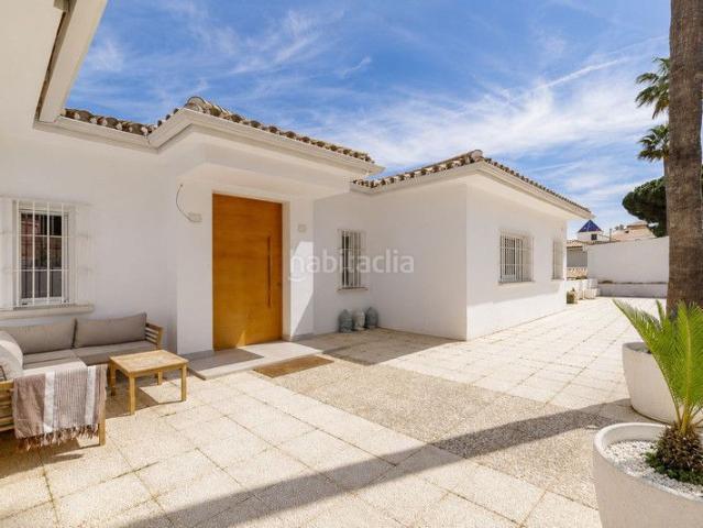 Chalet en venta en Benalmádena, Hacienda Torrequebrada. Modern totally renovated Boho Ibizan villa in Torrequebrada Calle Finlandia, one of the most soughtafter residential areas of Ben. Chalets.