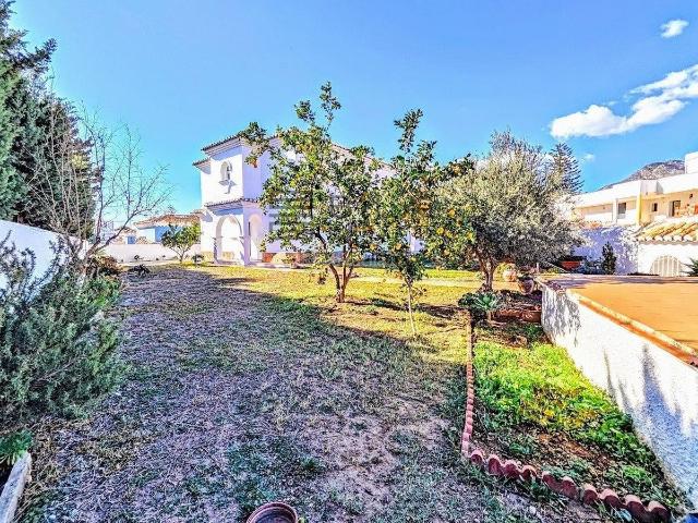 Chalet en venta en Benalmádena, Solymar. Chalet Independiente en venta en Benalmádena Costa. Chalets.