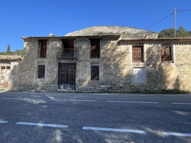 Chalet en venta en Benasau, Alicante