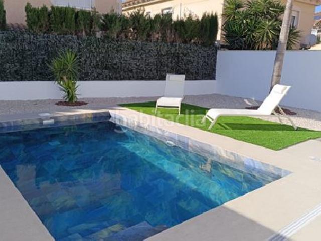 Chalet en venta en Benferri. !CDATAVILLAS DE OBRA NUEVA DE LUJO EN BENFERRI 3 habitaciones, 3 baños, piscina y garaje. Chalets.