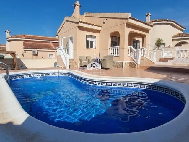Chalet en venta en Benimar, Alicante Costa Blanca