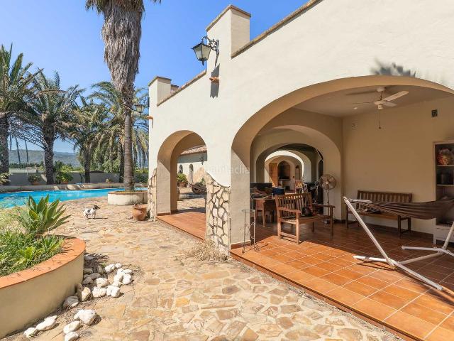 Chalet en venta en Beniarbeig. Chalets.