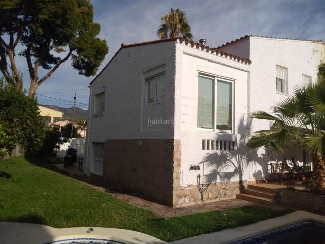 Chalet en venta en Benicasim Benicàssim, Heliópolis. Villa en venta en Playa, 5 dormitorios. Chalets Benicasim.