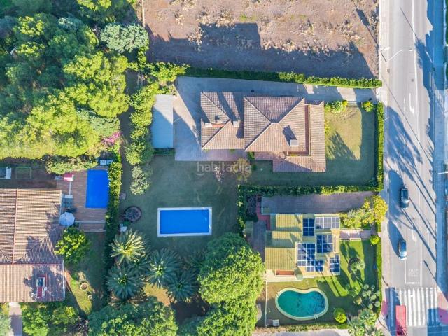 Chalet en venta en Benicasim Benicàssim, Heliópolis. Más que una villa señorial un oasis de 2.700 m2 a 600 metros del Mediterráneo. Chalets Benicasim.