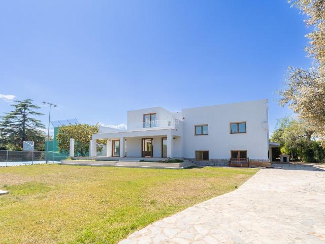 Chalet en venta en Benicarló, Pueblo. Propiedad de Lujo en Benicarló Espacio, Diseño y Estilo de Vida muy cerca del Mar. Chalets.