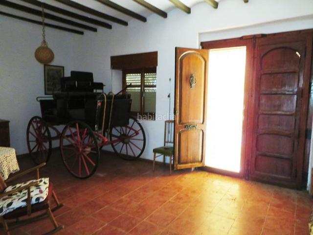 Chalet en venta en Benidoleig. Finca de 40.000 m2 con agua propia, casa con carácter de 240 m2 y frutales en producción. Chalets.