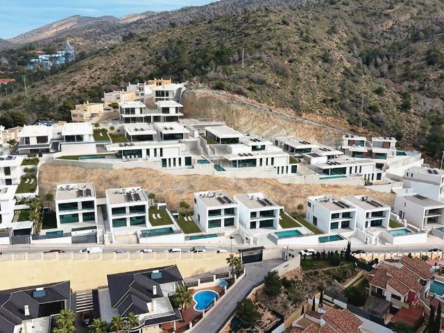 Chalet en venta en Benidorm, Sierra Helada. Villa in Benidorm. Chalets.