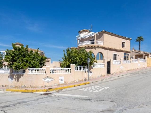 Chalet en venta en Benijófar, Alicante